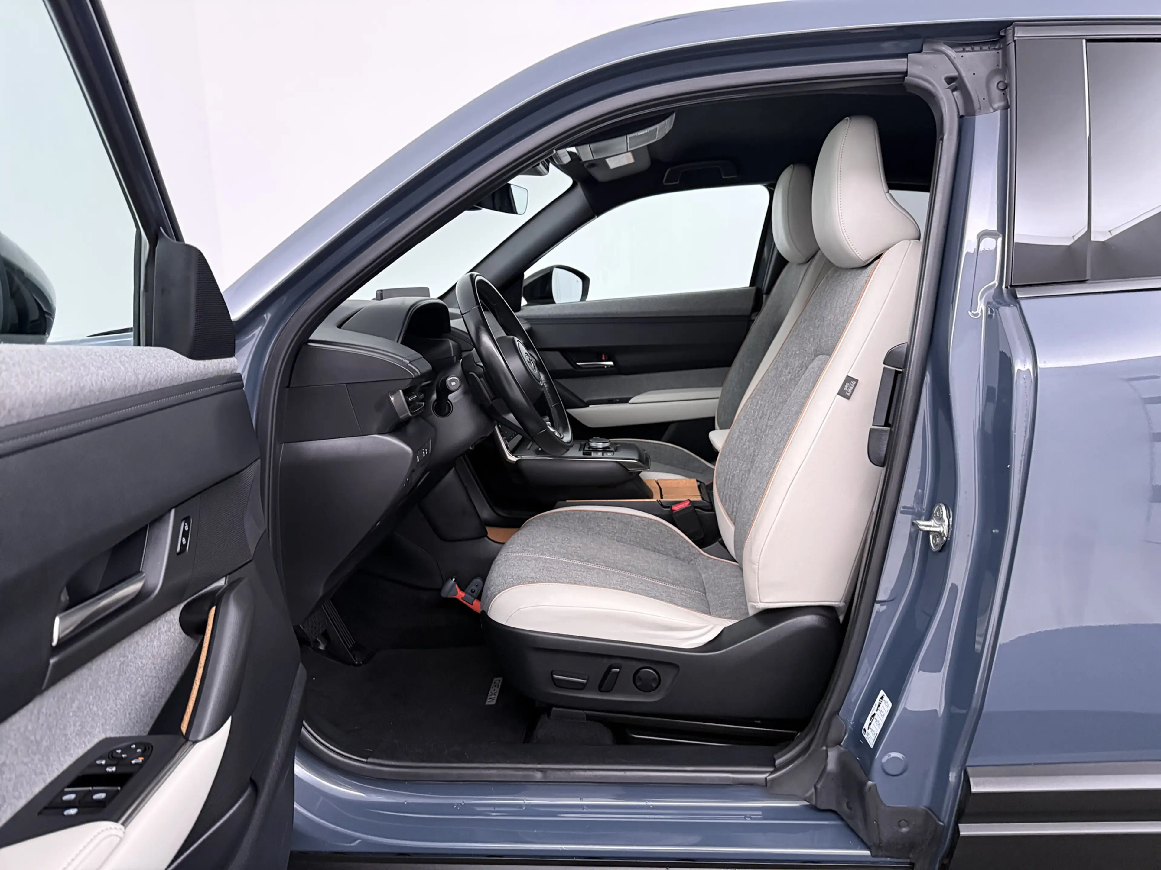 Mazda MX-30 e-SkyActiv EV 145 Advantage 36 kWh Onderweg-naar-d — photo 10