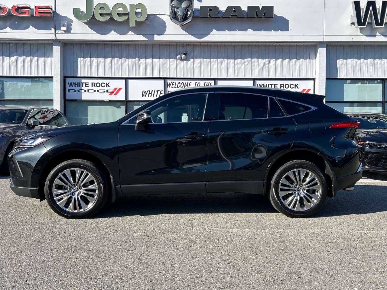2024 Toyota Venza XLE AWD — photo 2