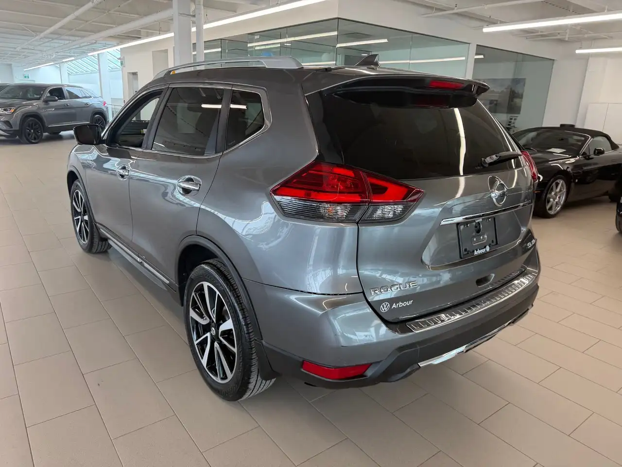 Nissan Rogue снимка Nissan Rogue