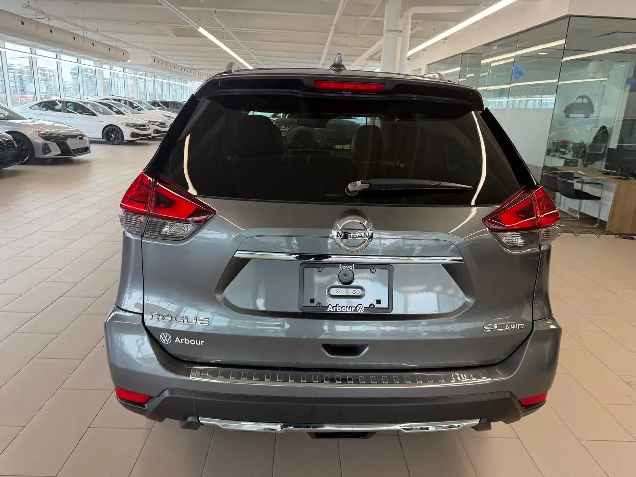Nissan Rogue снимка Nissan Rogue