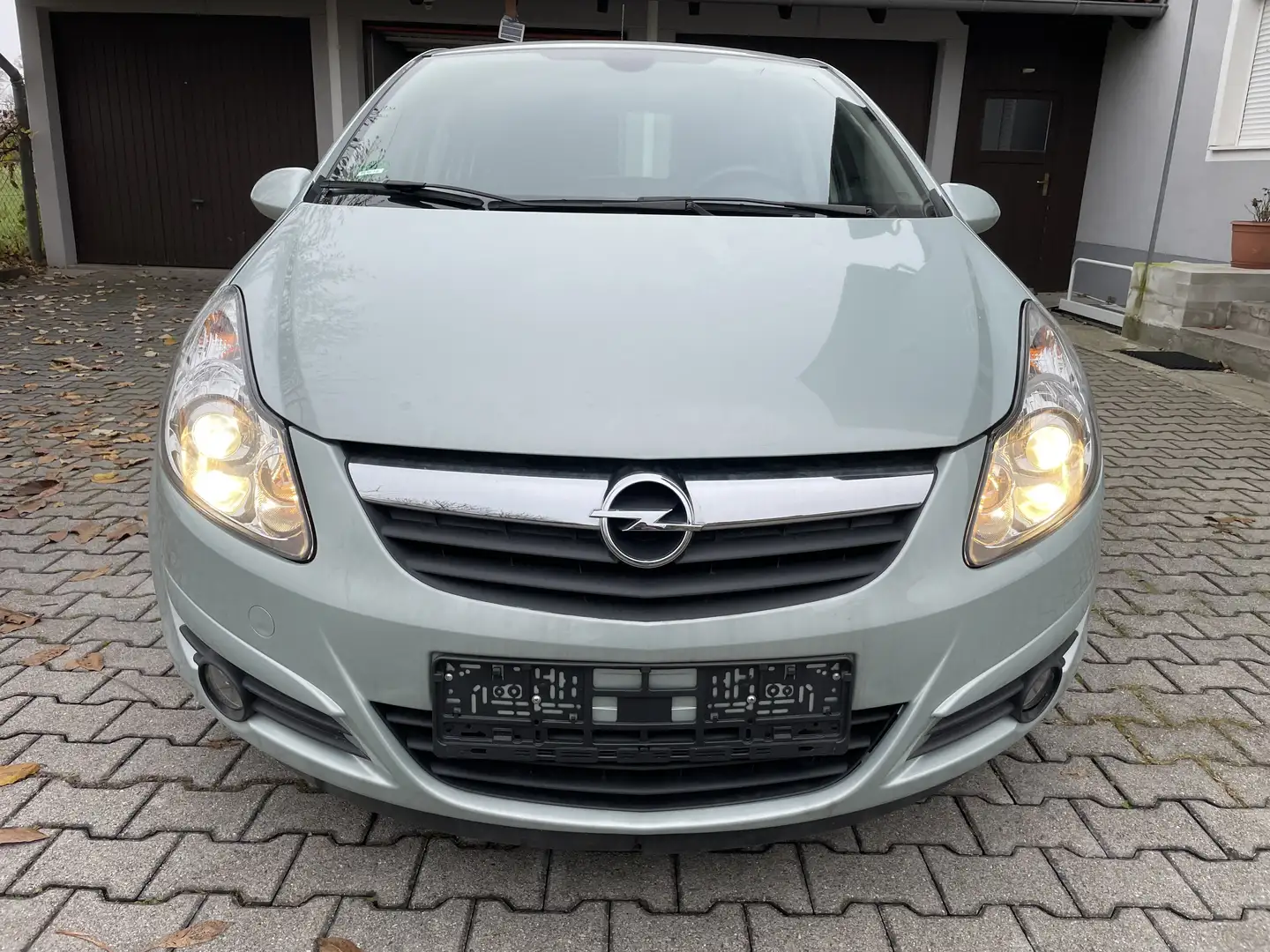 Opel Corsa Corsa  5-Türer 1.4 16V Innovation 110 Jahre Grün - 2