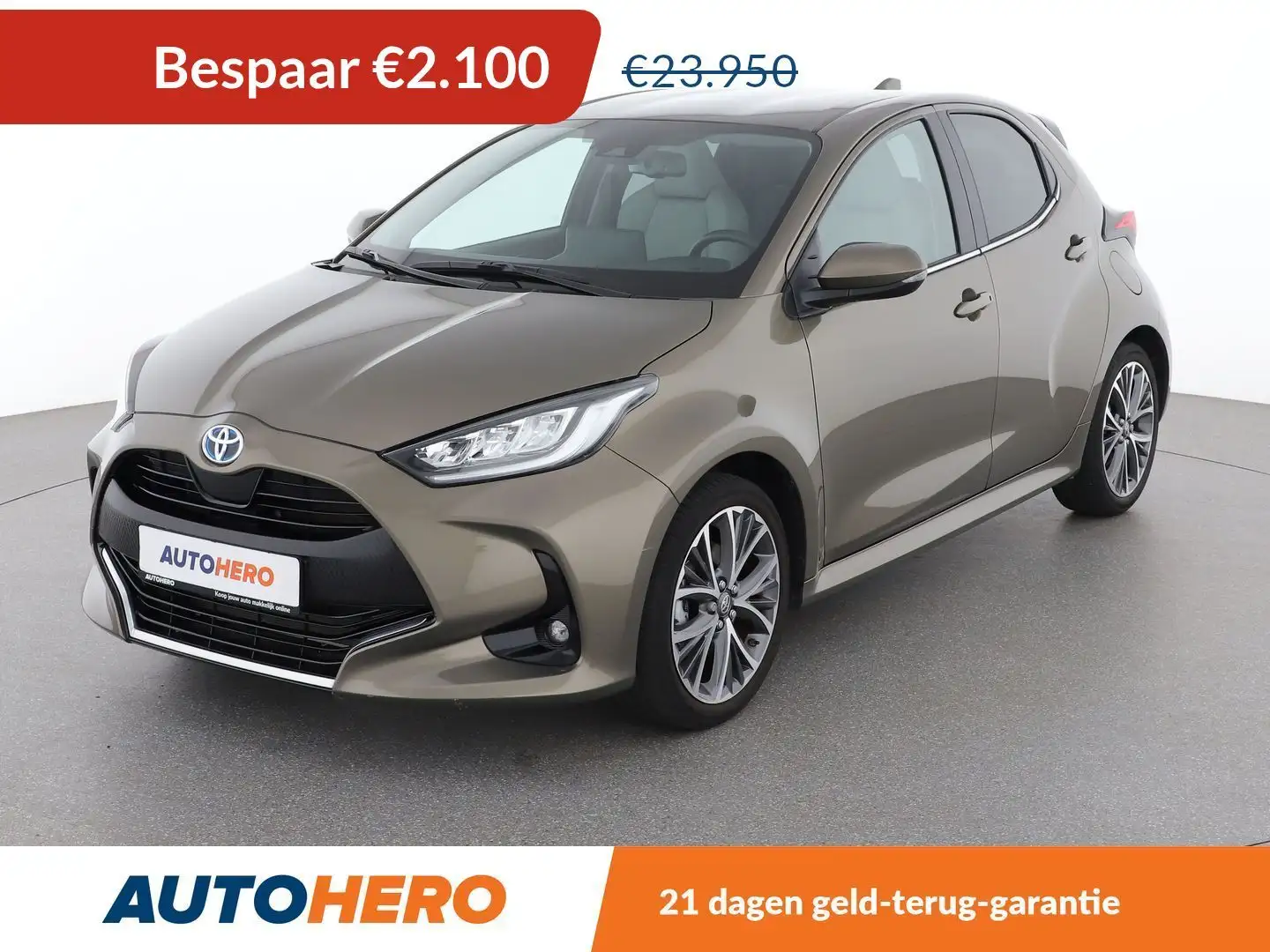 Toyota Yaris 1.5 Hybrid Design Grijs - 1