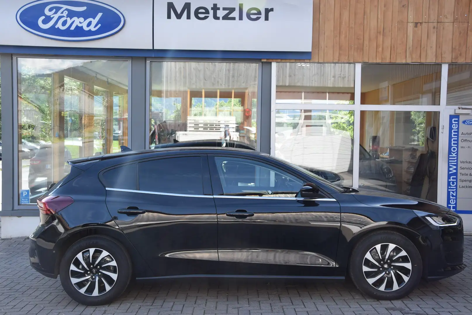 Ford Focus Titanium X Schwarz - 1