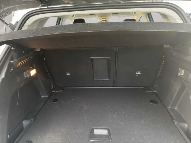 Peugeot 3008 view 12