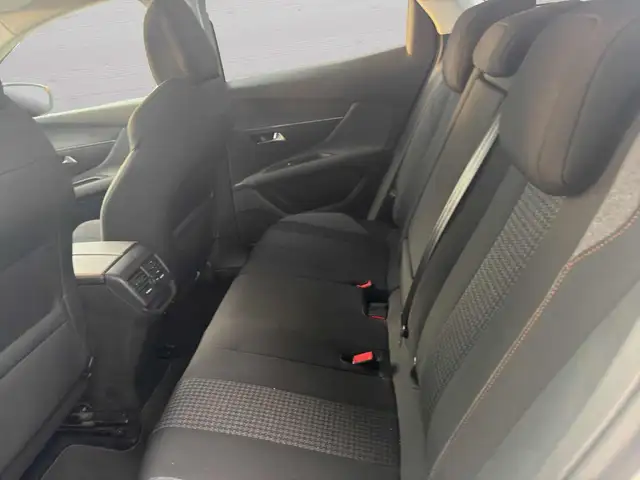 Peugeot 3008 view 10