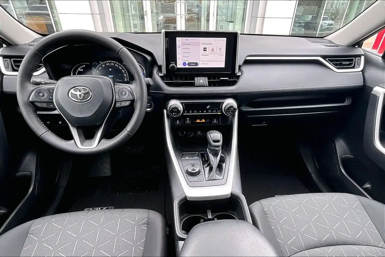 Toyota RAV 4 снимка Toyota RAV 4