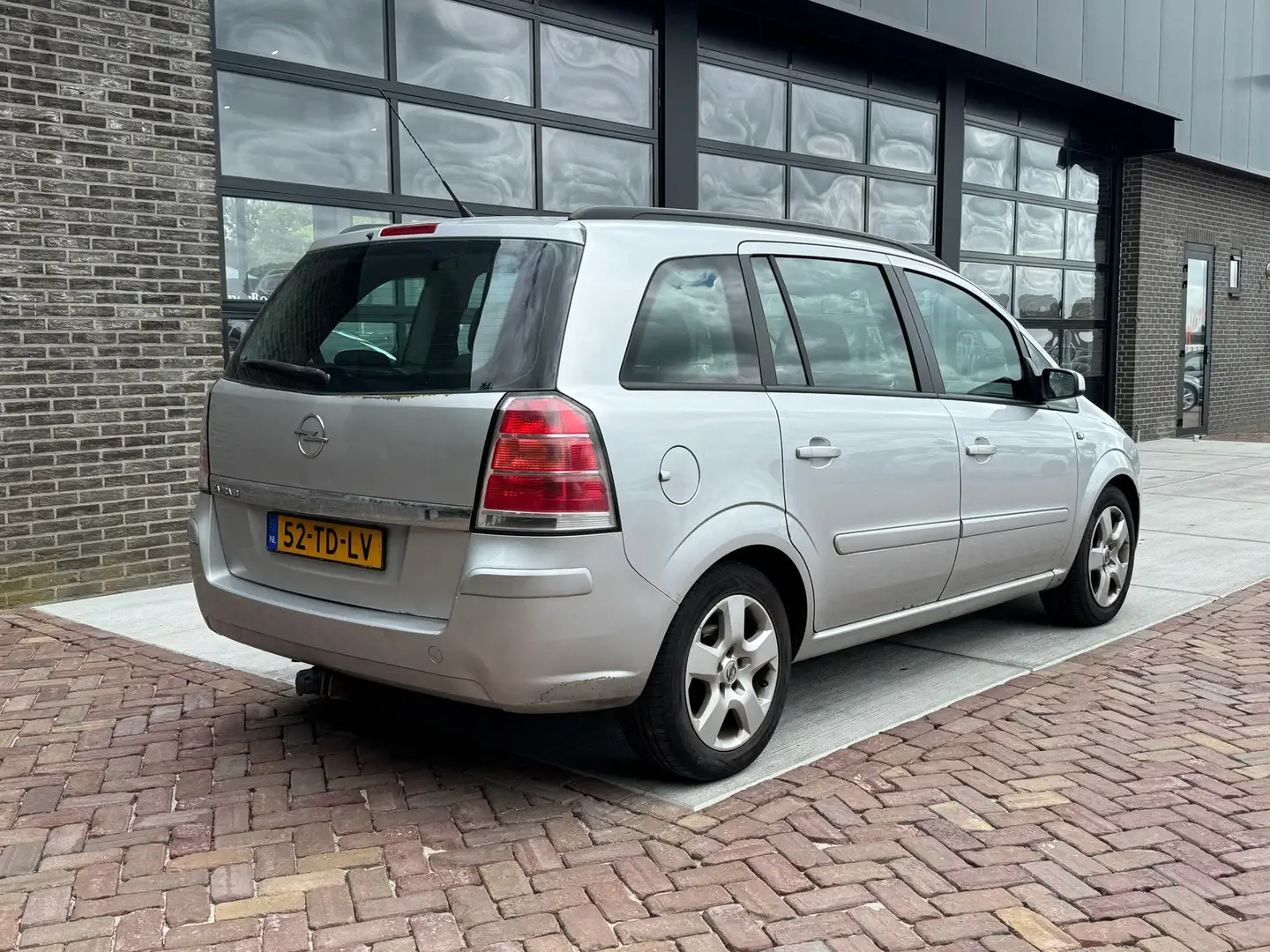 Opel Zafira 1.8 Enjoy | 7 persoons | Clima | Cruise | Grey - 2