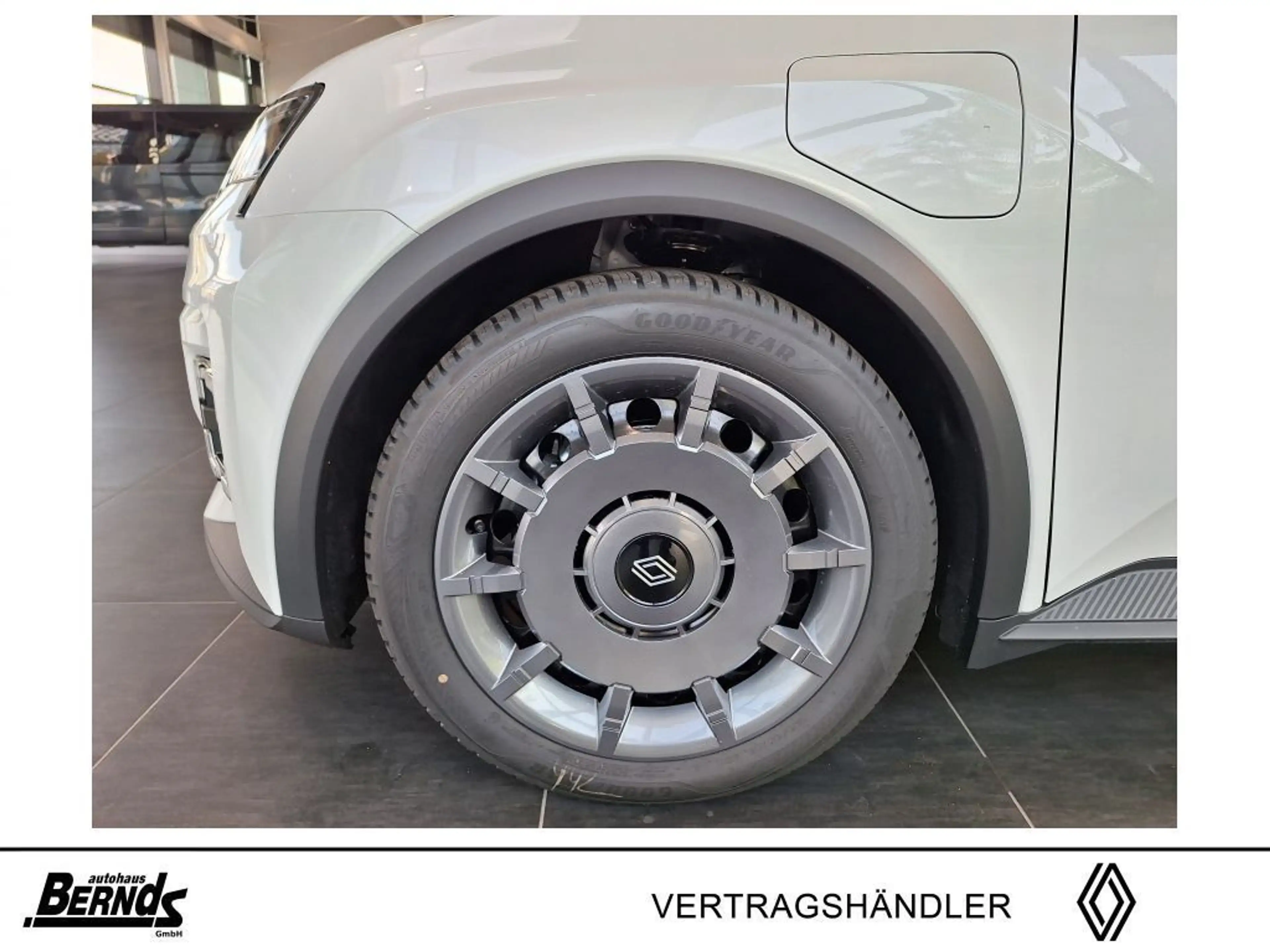 Renault R 5 E-Tech Evolution 120 Urban Range Ganzjahresreifen — photo 11
