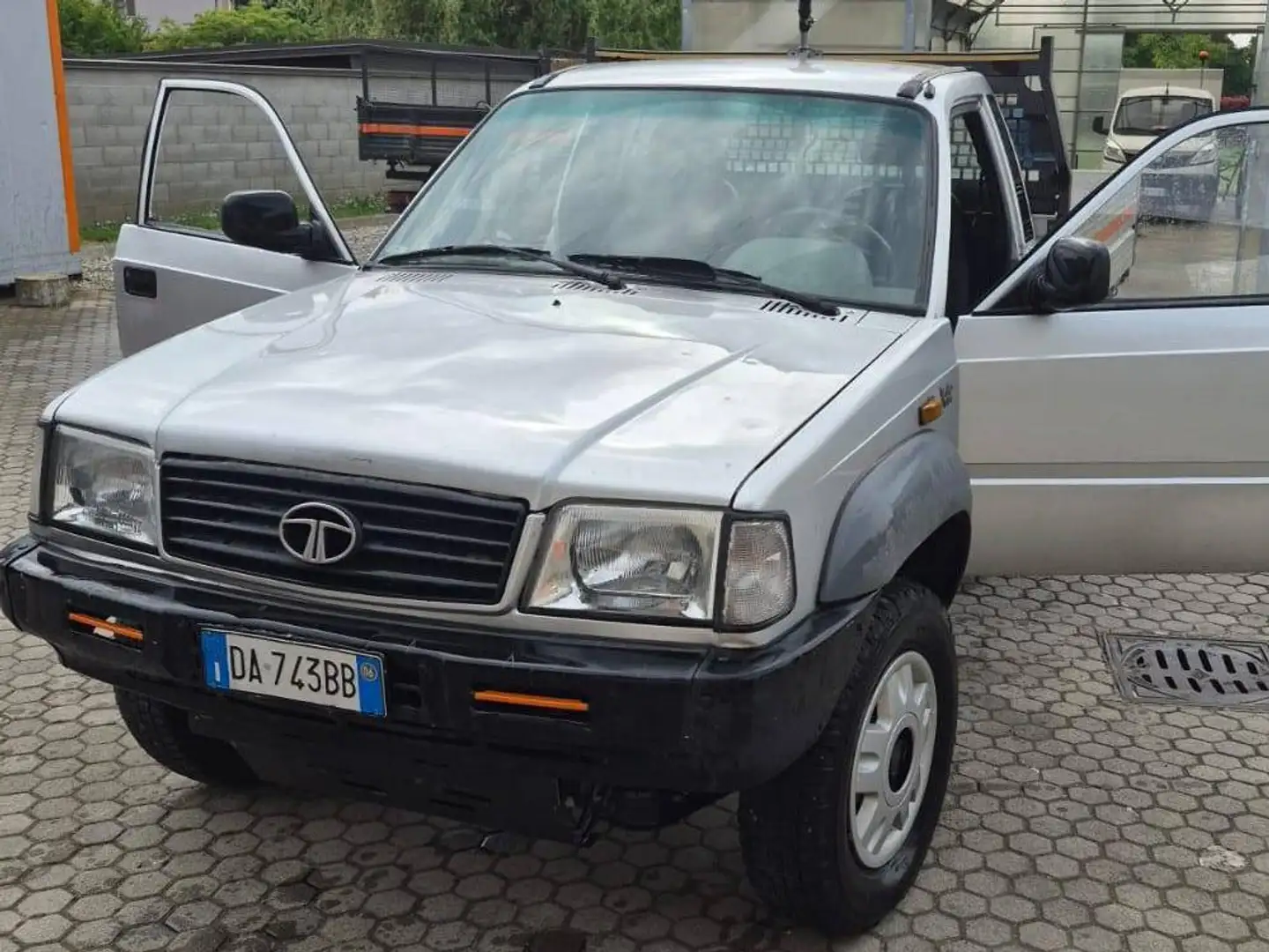 Tata Telcoline 207 T1 AT CUCINI Silber - 1