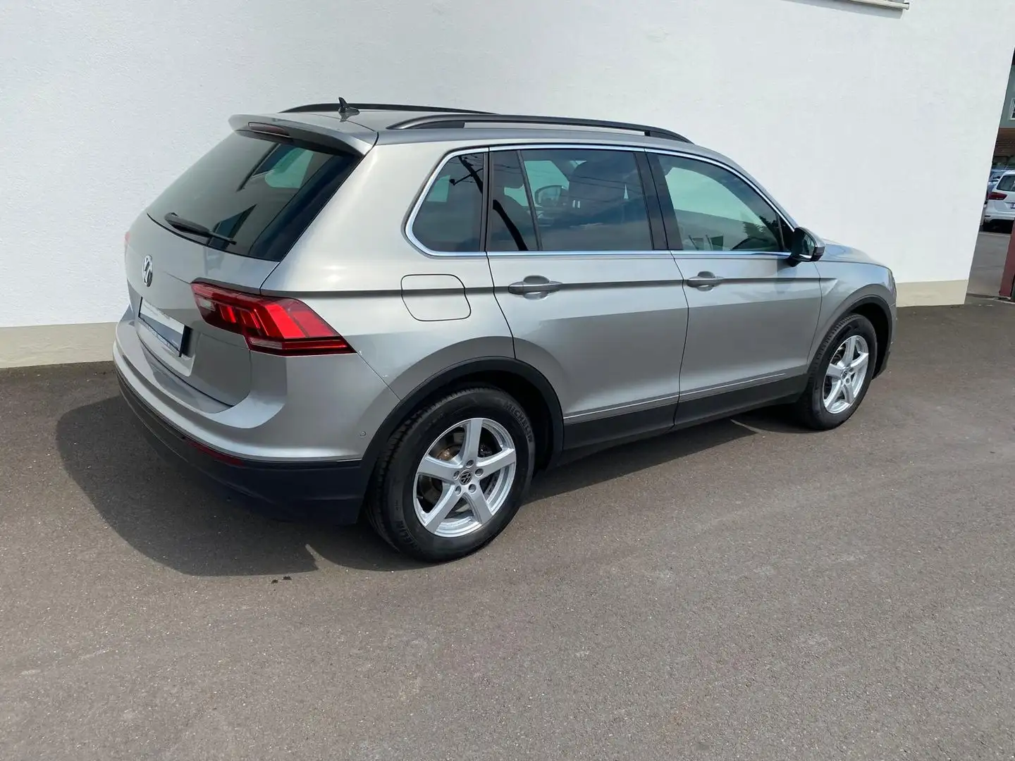 Volkswagen Tiguan Comfortline TSI ACT DSG Argent - 2