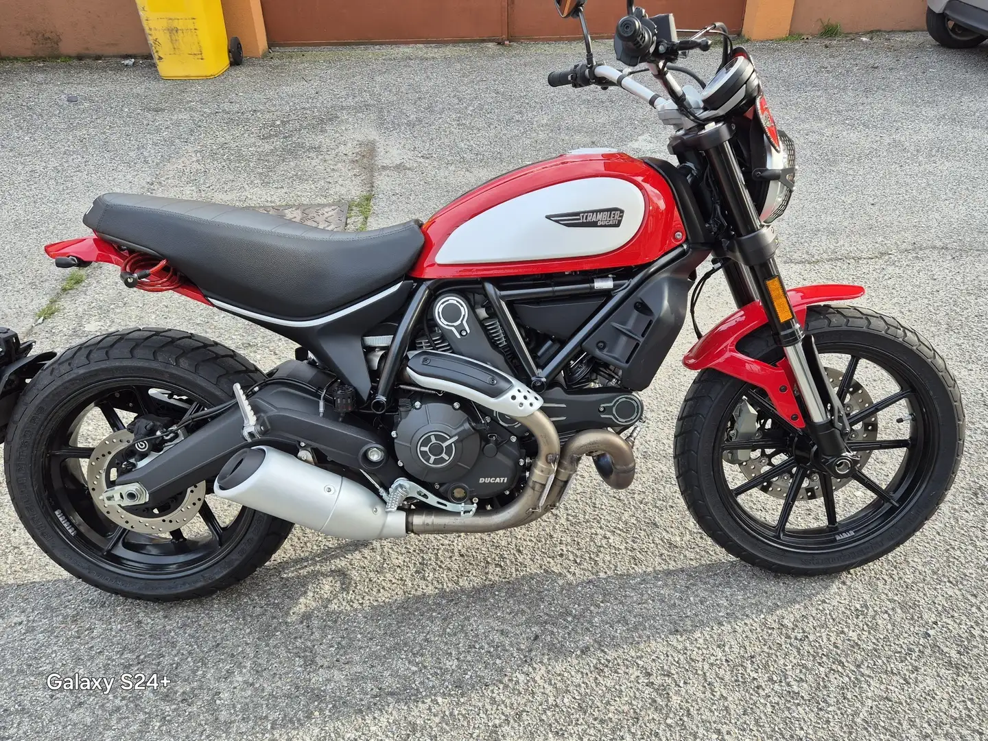 Ducati 800 Sport Rouge - 1