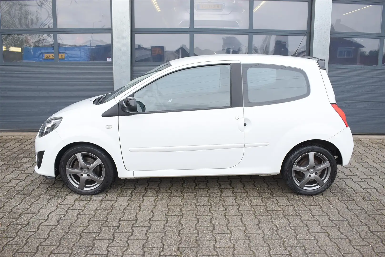 Renault Twingo 1.2 16V 75pk Dynamique Wit - 2
