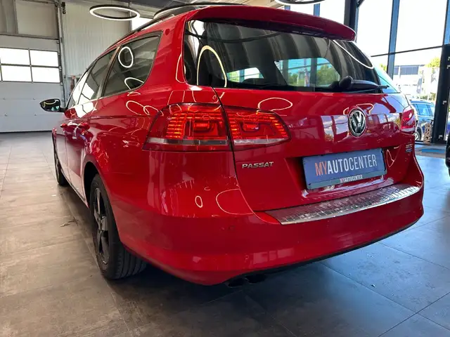 Volkswagen Passat view 5