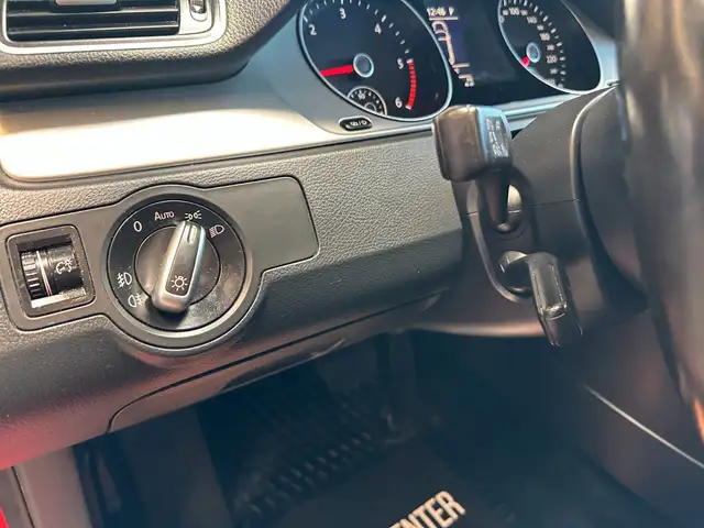Volkswagen Passat view 9