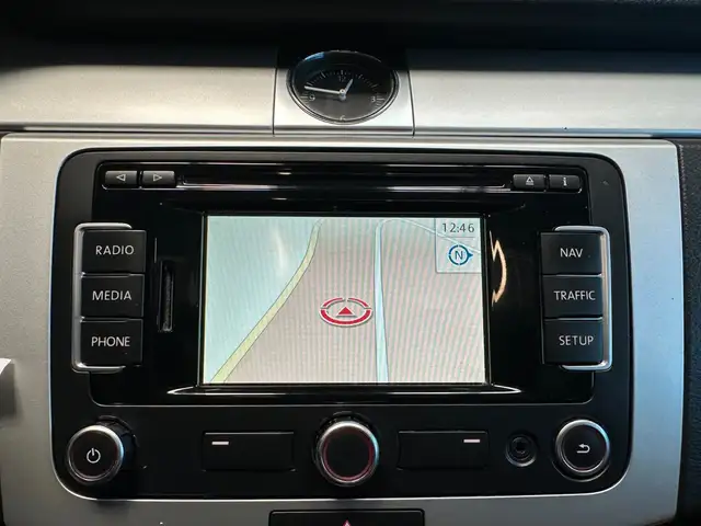 Volkswagen Passat view 14