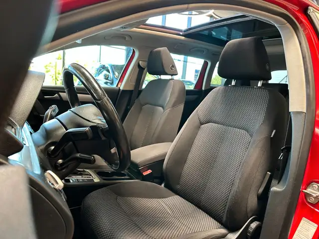 Volkswagen Passat view 8