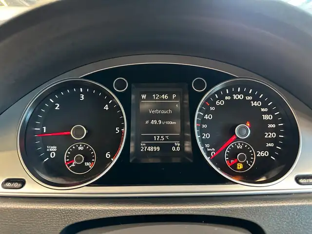 Volkswagen Passat view 13