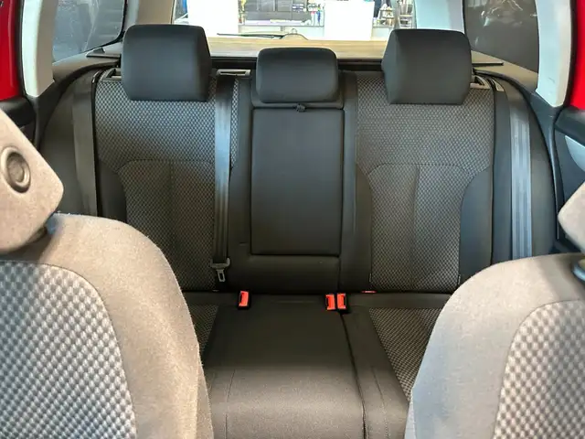 Volkswagen Passat view 12
