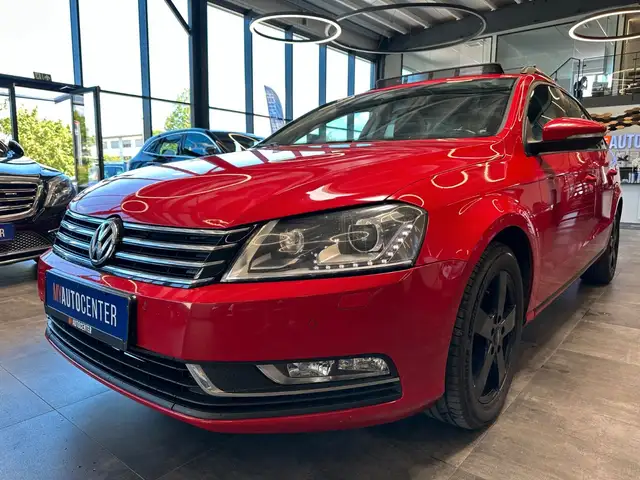 Volkswagen Passat view 4