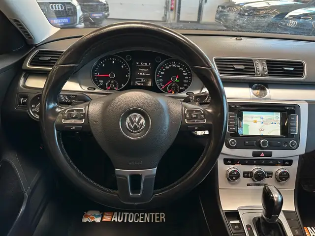 Volkswagen Passat view 7
