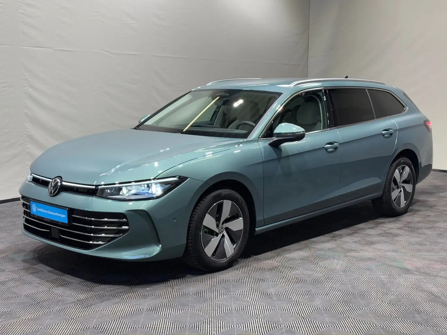 Volkswagen Passat Variant Elegance 2.0 TDI DSG | IQ.LIGHT Vert - 2