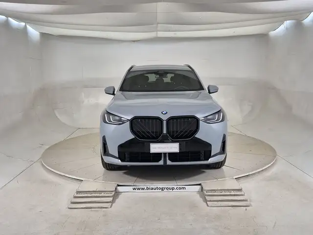 BMW X3 view 3