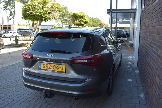 Ford Focus view 7