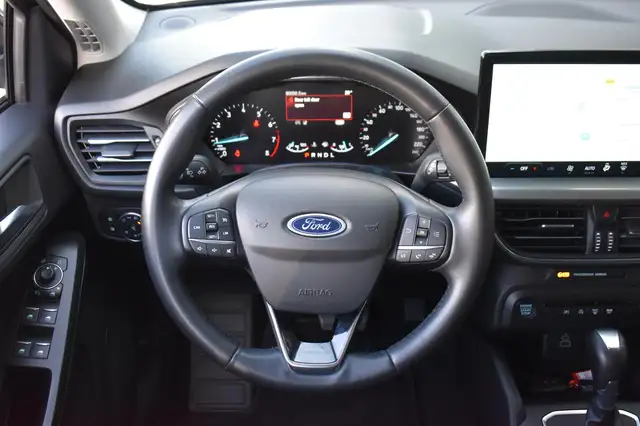 Ford Focus view 13