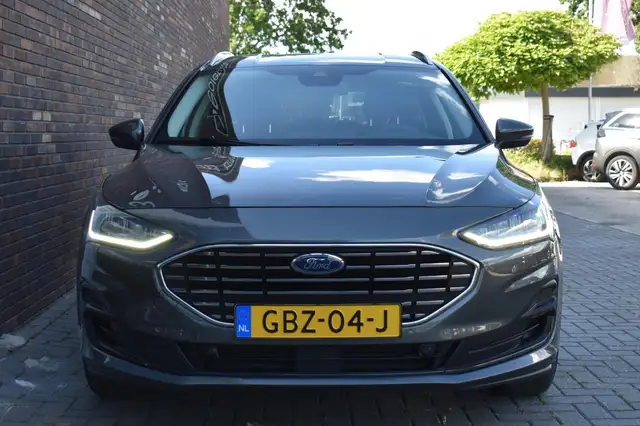 Ford Focus view 3