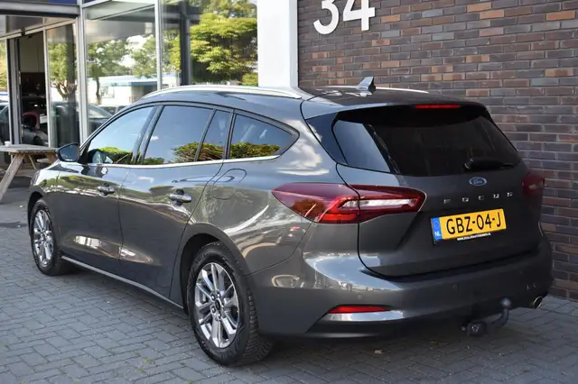 Ford Focus view 5