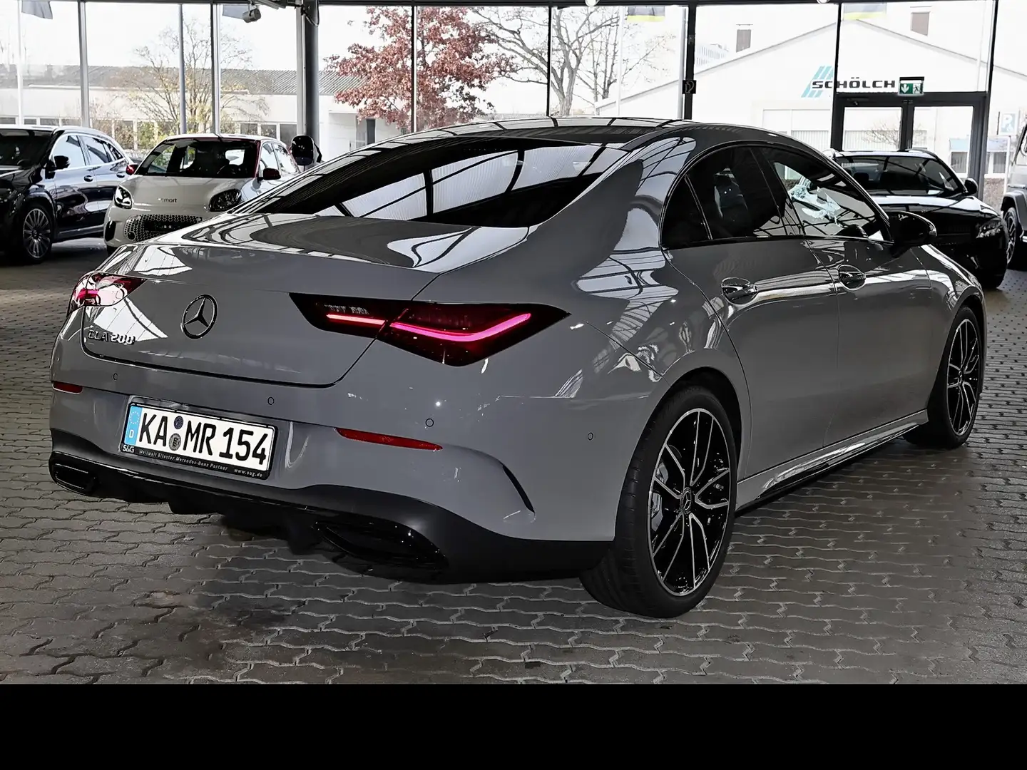 Mercedes-Benz CLA 200 Coupé AMG MBUX+RüKam+LED+Pano+Night+19 - 2