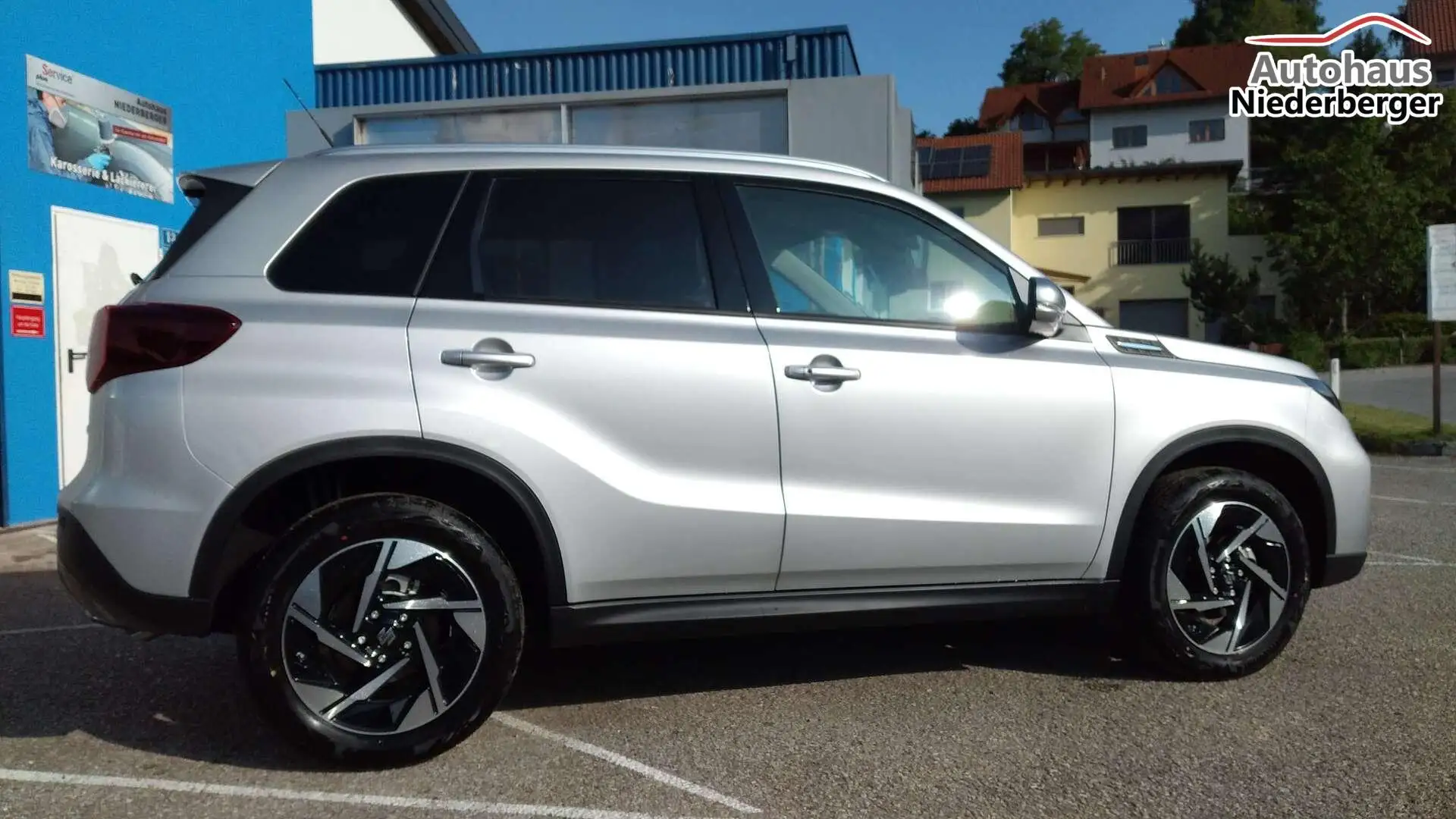 Suzuki Vitara 1,4 DITC Hybrid ALLGRIP flash 95 kW (129 PS), A... Silber - 2