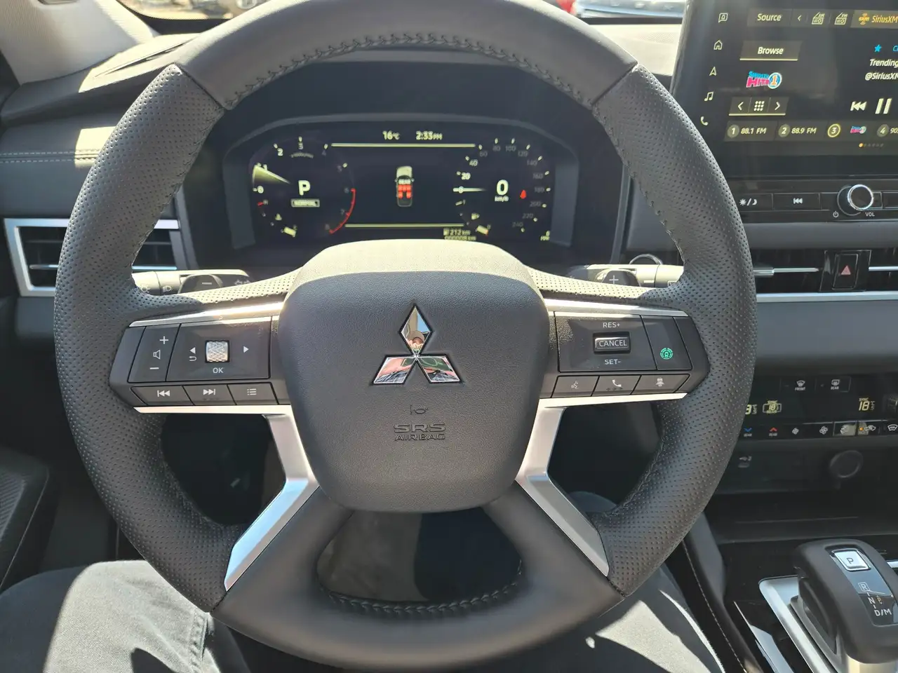 Mitsubishi Outlander снимка Mitsubishi Outlander