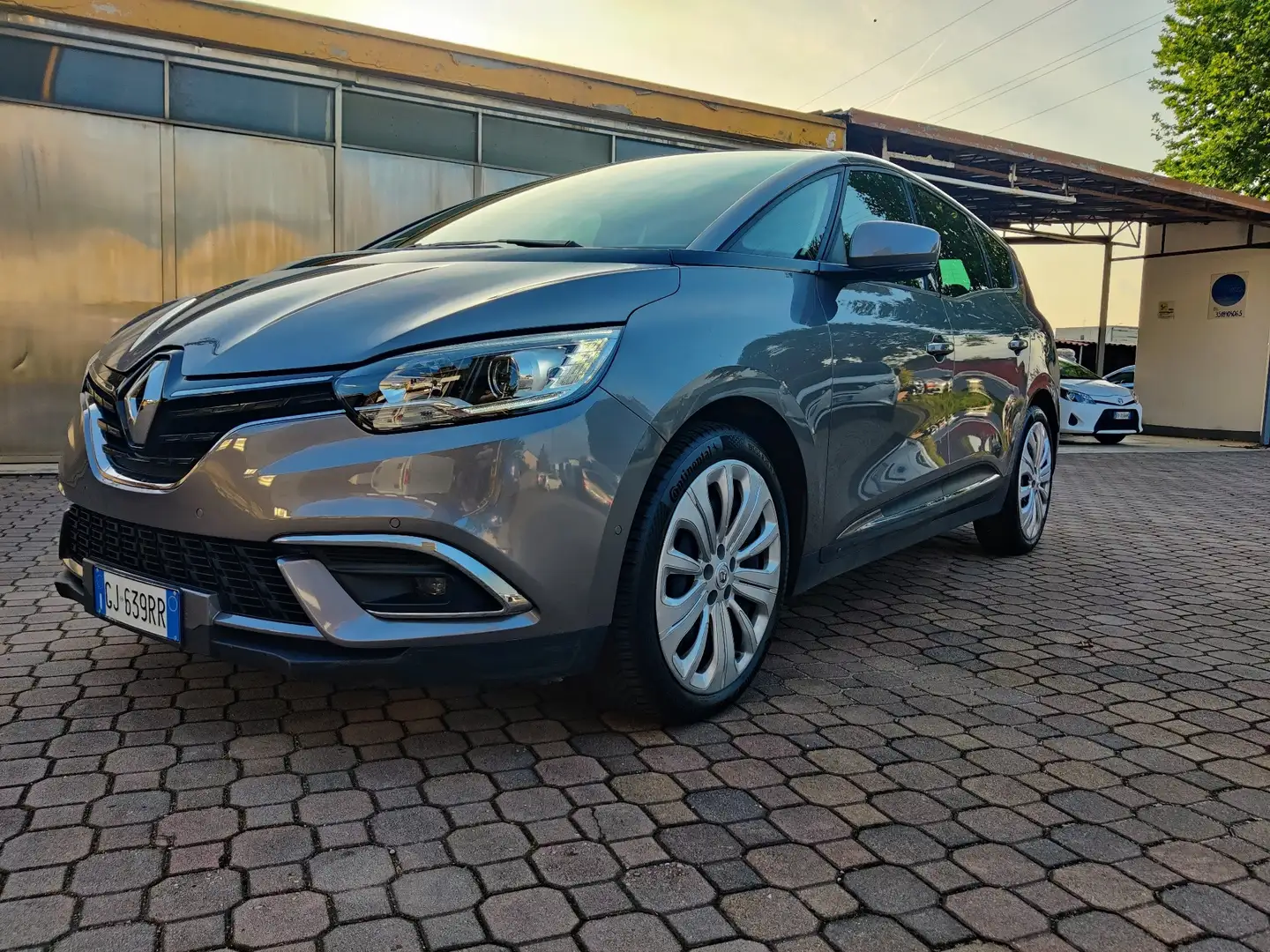 Renault Grand Scenic 1.3 tce Sport Edition2 140cv edc fap my19 Šedá - 1