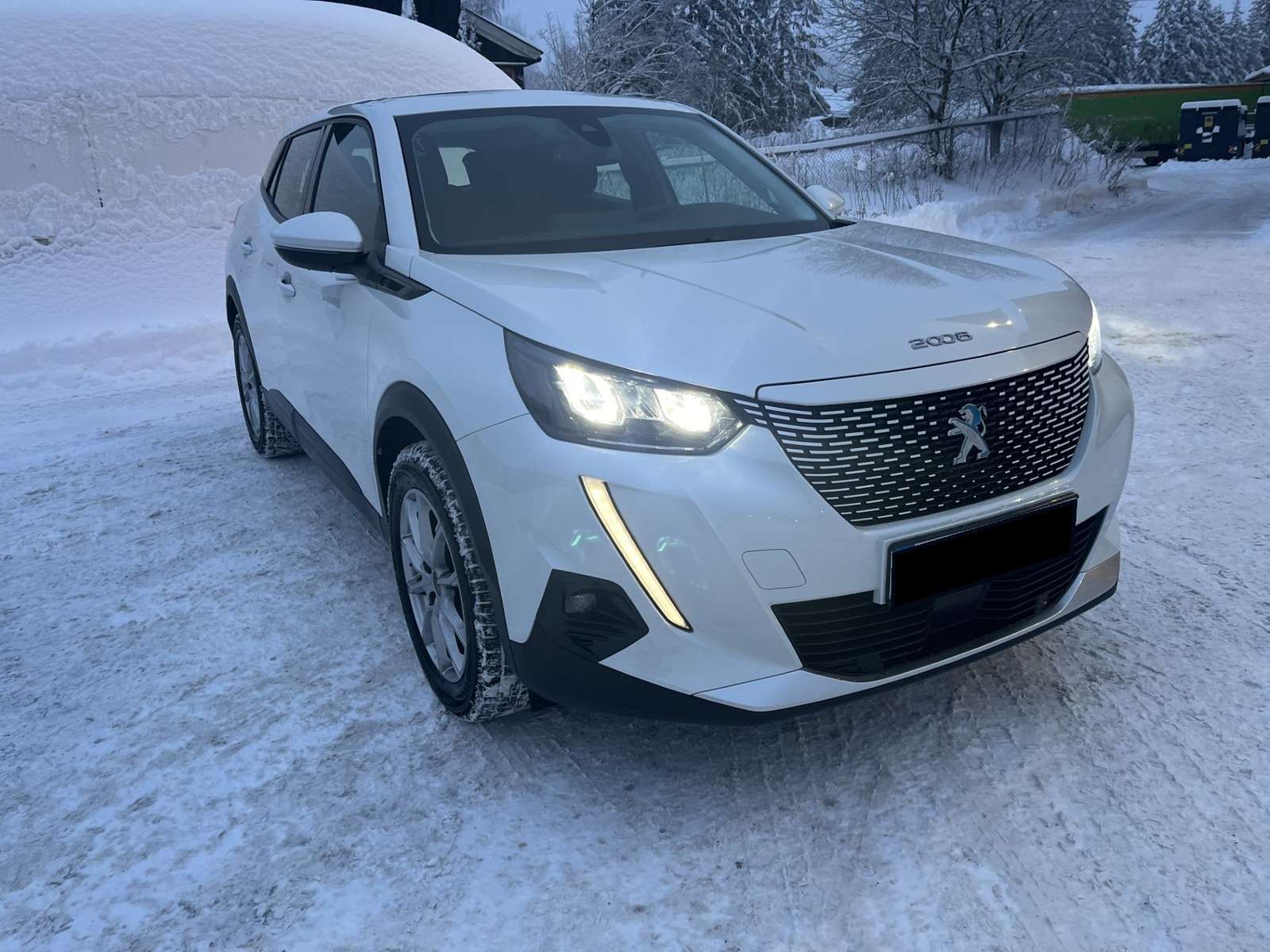 Second hand Peugeot E-2008 