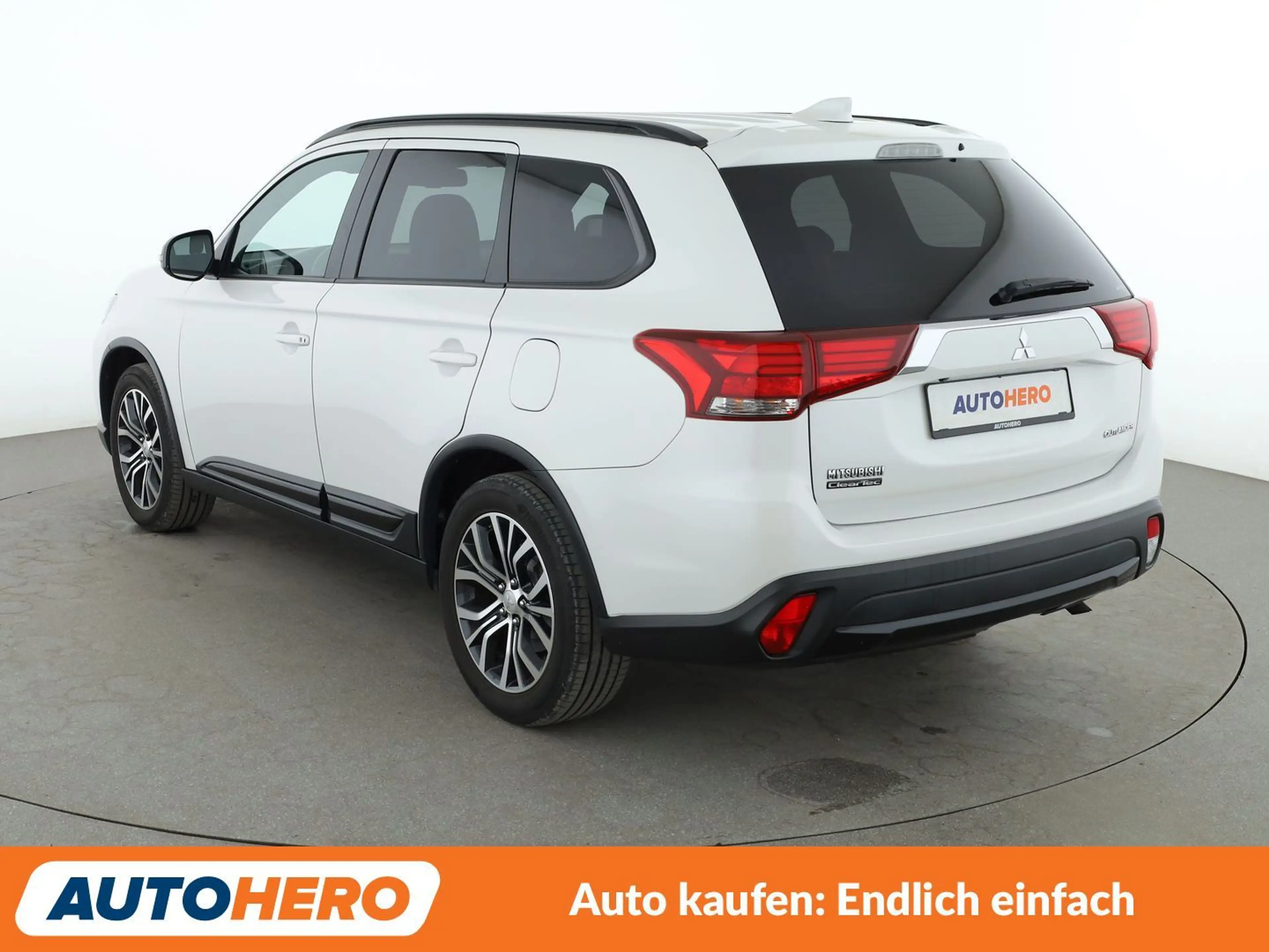Mitsubishi Outlander 2.0 MIVEC Plus 4WD Aut.*NAVI*TEMPO*360° — photo 4