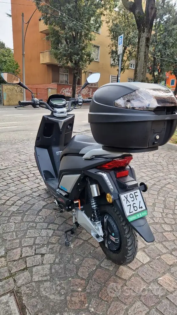 Lifan E3 E3+ Negro - 2