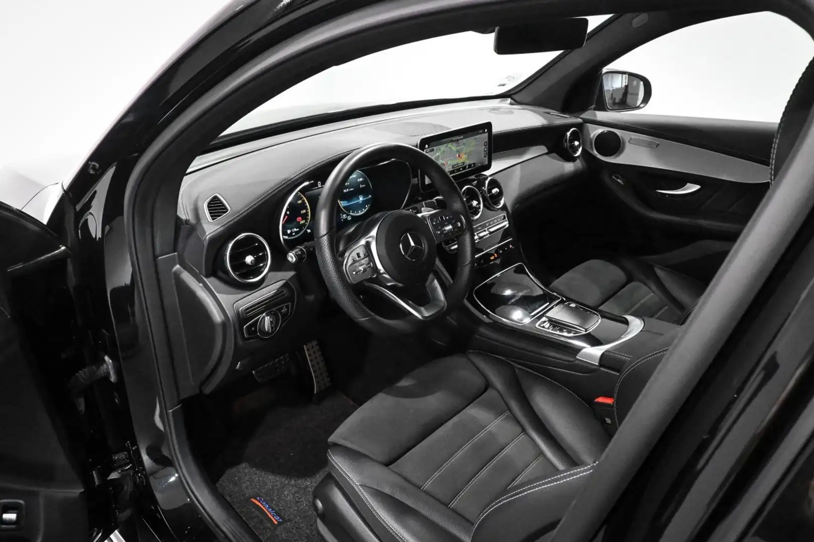 Mercedes-Benz GLC 220 Coupé 220d 4Matic 9G-Tronic Schwarz - 2