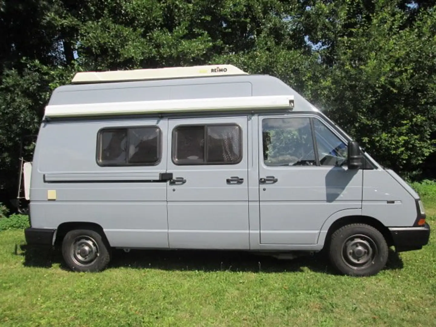 Renault Trafic Camper Wohnmobil Grau - 2