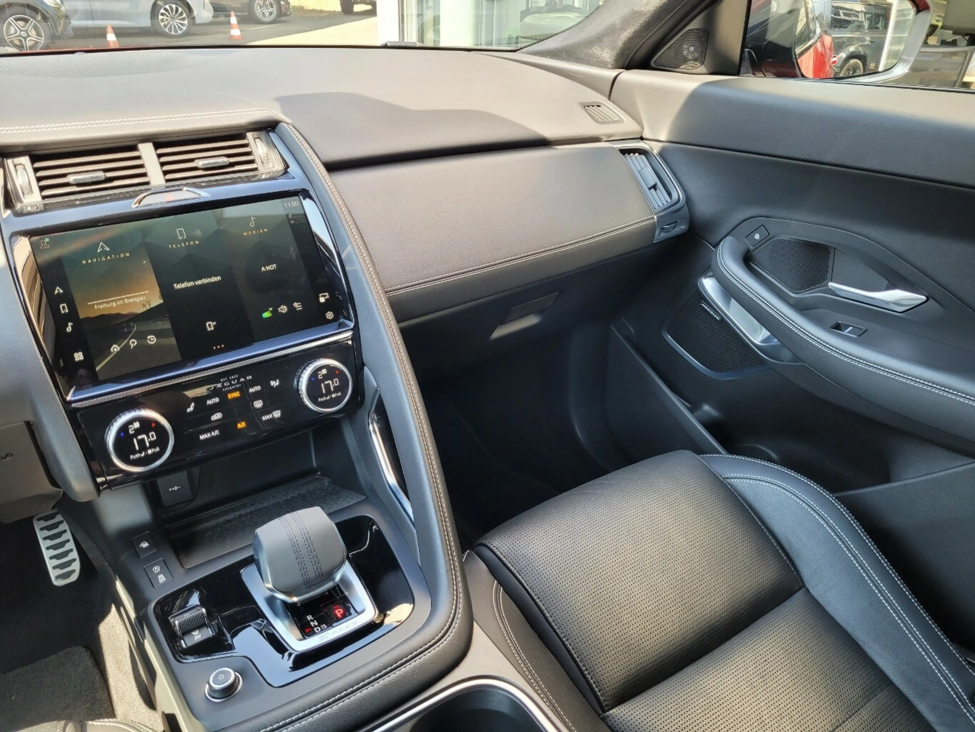 Jaguar E-Pace P250 R-Dynamic S AWD*Standheizung*360°Kamera* — photo 8