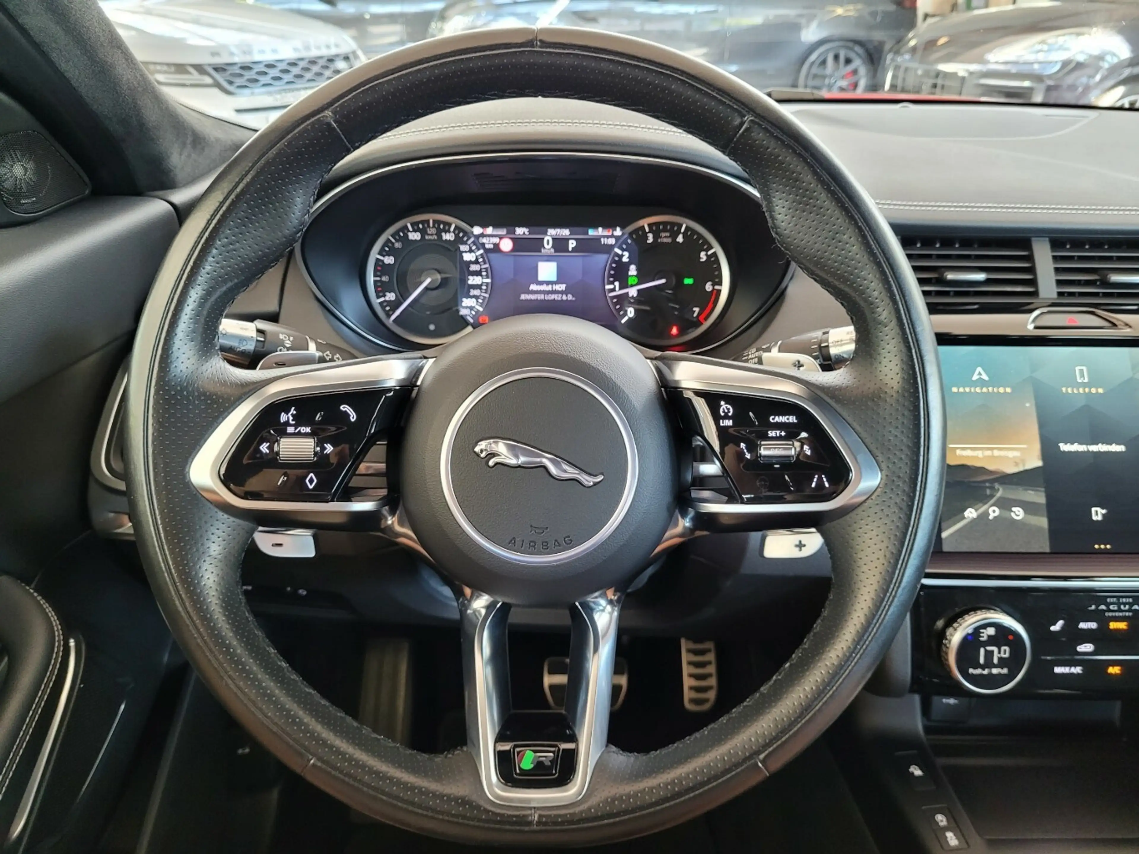 Jaguar E-Pace P250 R-Dynamic S AWD*Standheizung*360°Kamera* — photo 14
