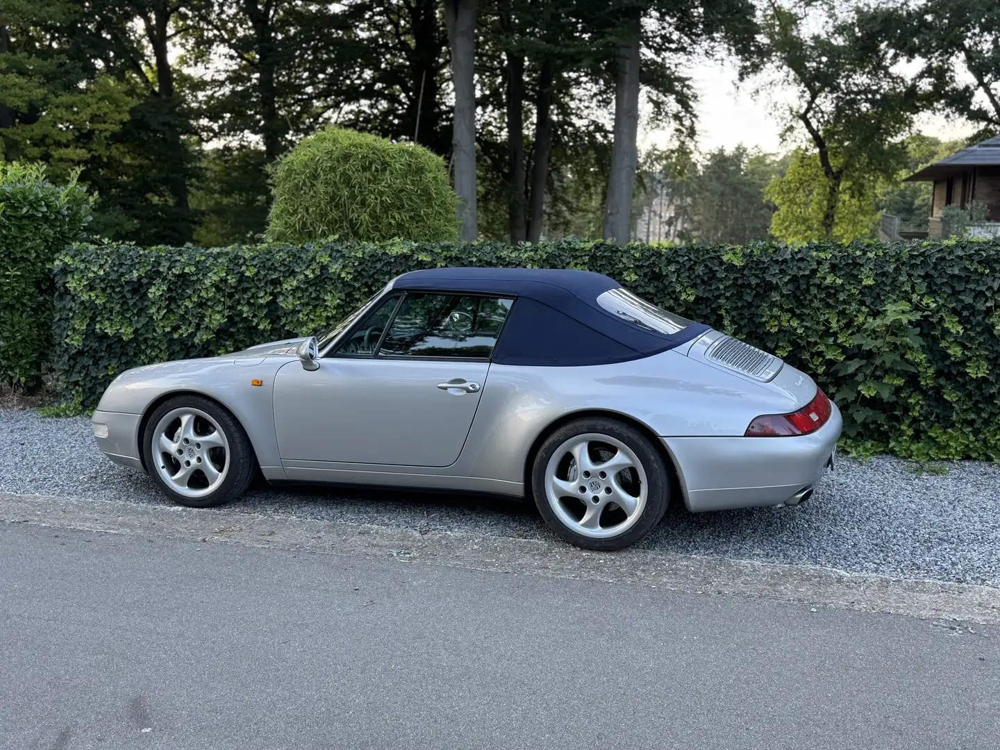 Porsche 993 cabriolet - carrera 4, boite manuel Argent - 1