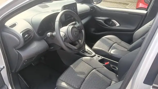 Mazda Mazda2 view 15