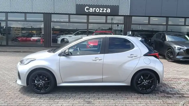 Mazda Mazda2 view 3