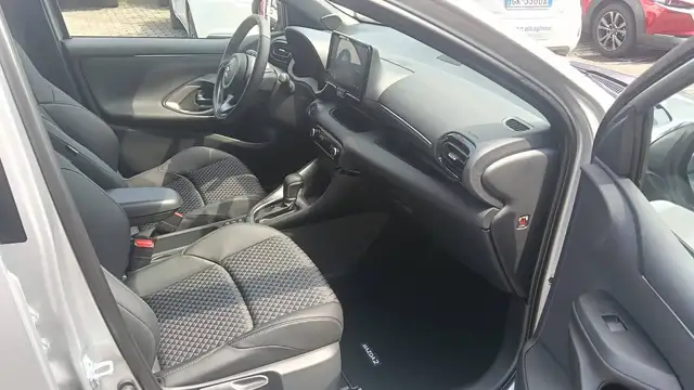 Mazda Mazda2 view 14