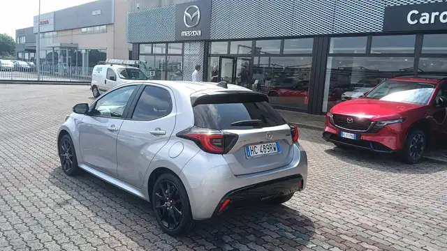 Mazda Mazda2 view 5
