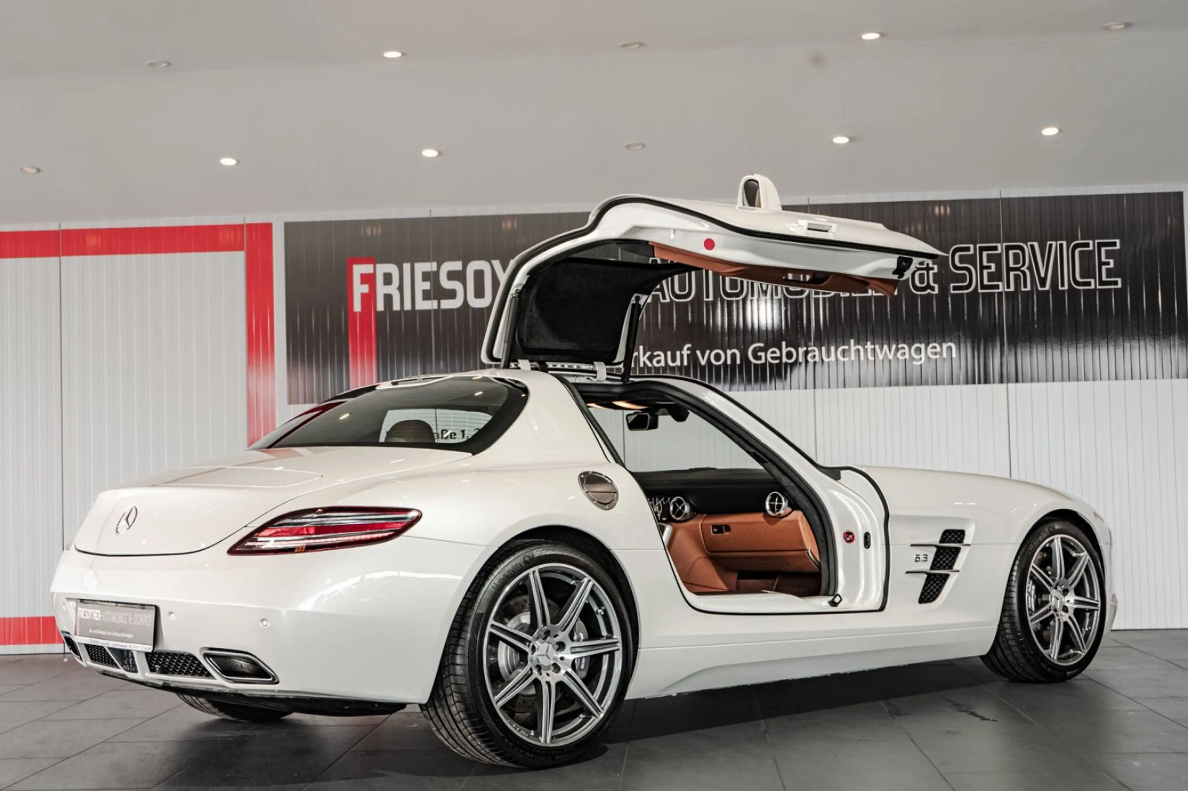 Mercedes-Benz SLS Coupe einzigartige Farbkombi Sammlerfzg — photo 14