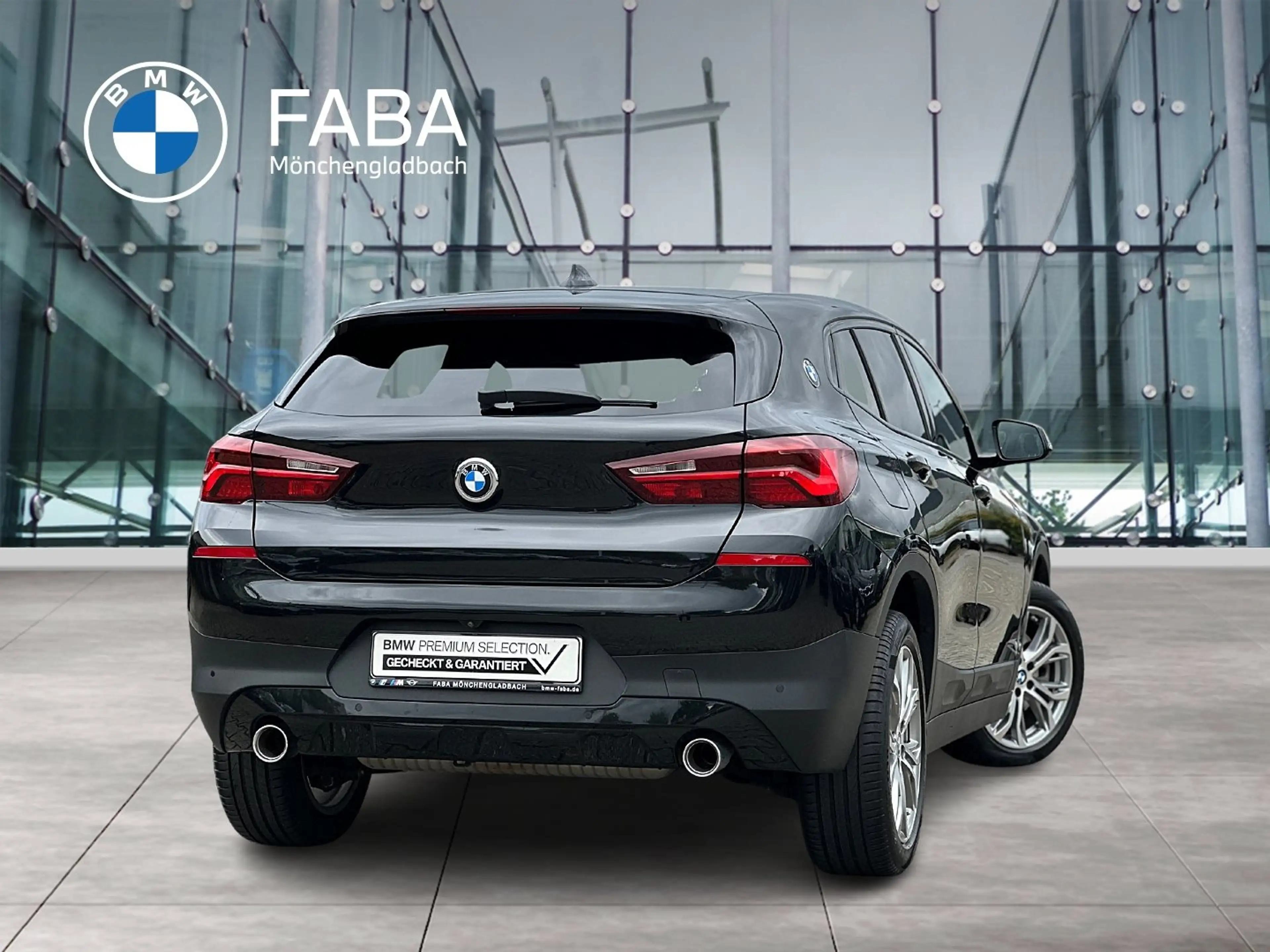 BMW X2 sDrive20i — photo 2
