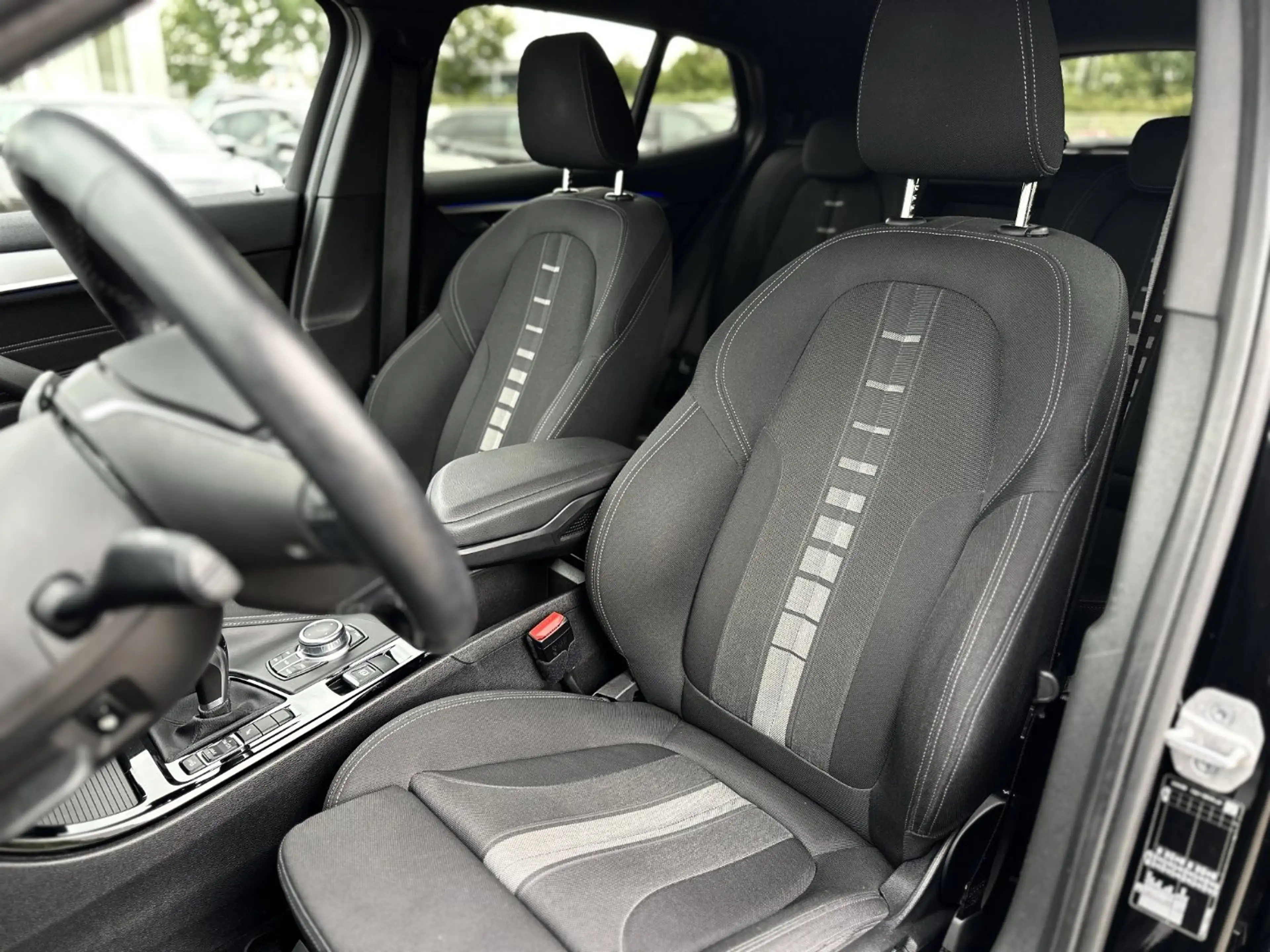 BMW X2 sDrive20i — photo 13