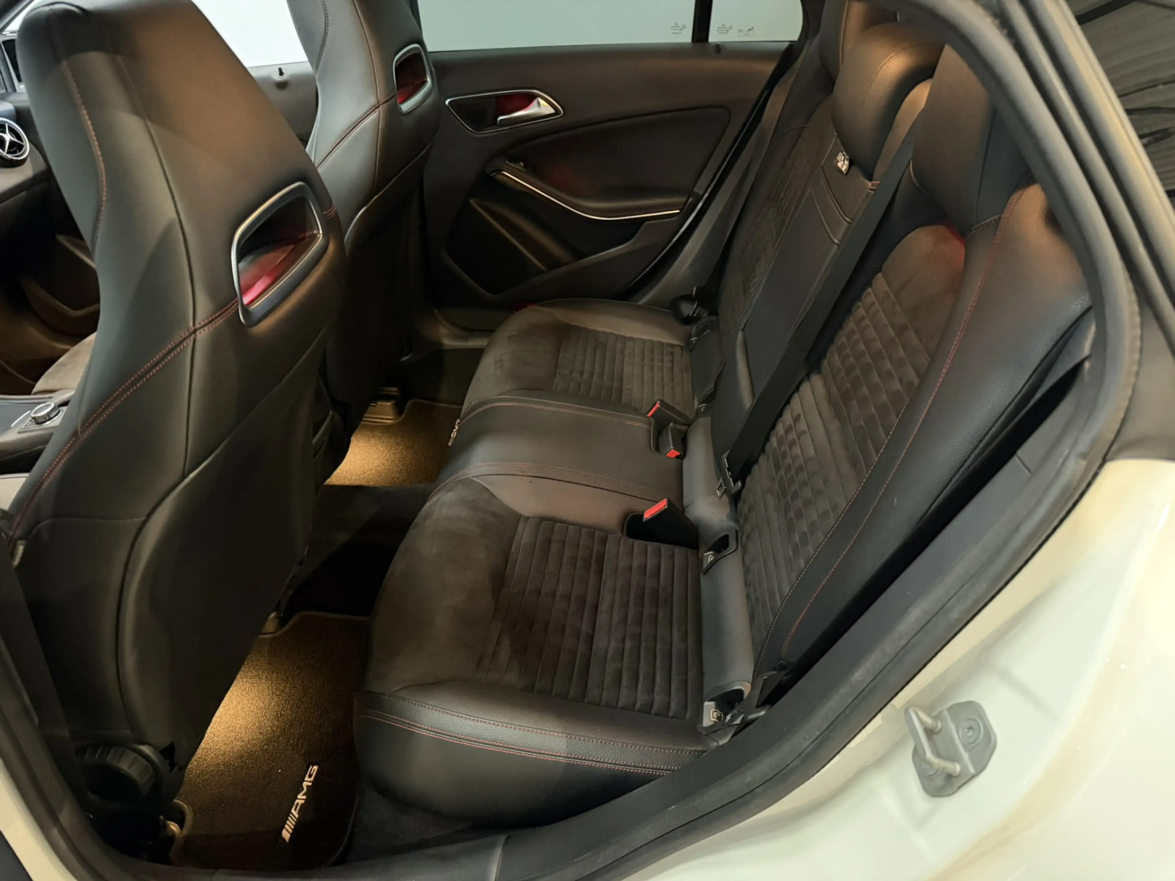 Mercedes-Benz CLA 200 Shooting Brake AMG Ambition Airco ECC | Panorama | — photo 32